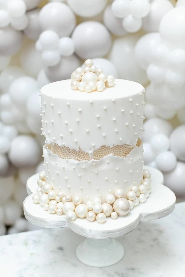 Pearl Fault Line Wedding Cake
